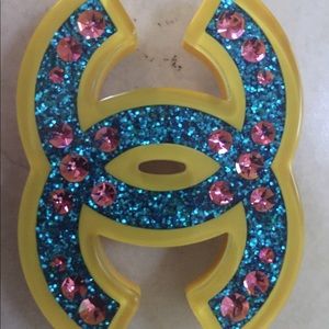 Chanel pin/brooch
